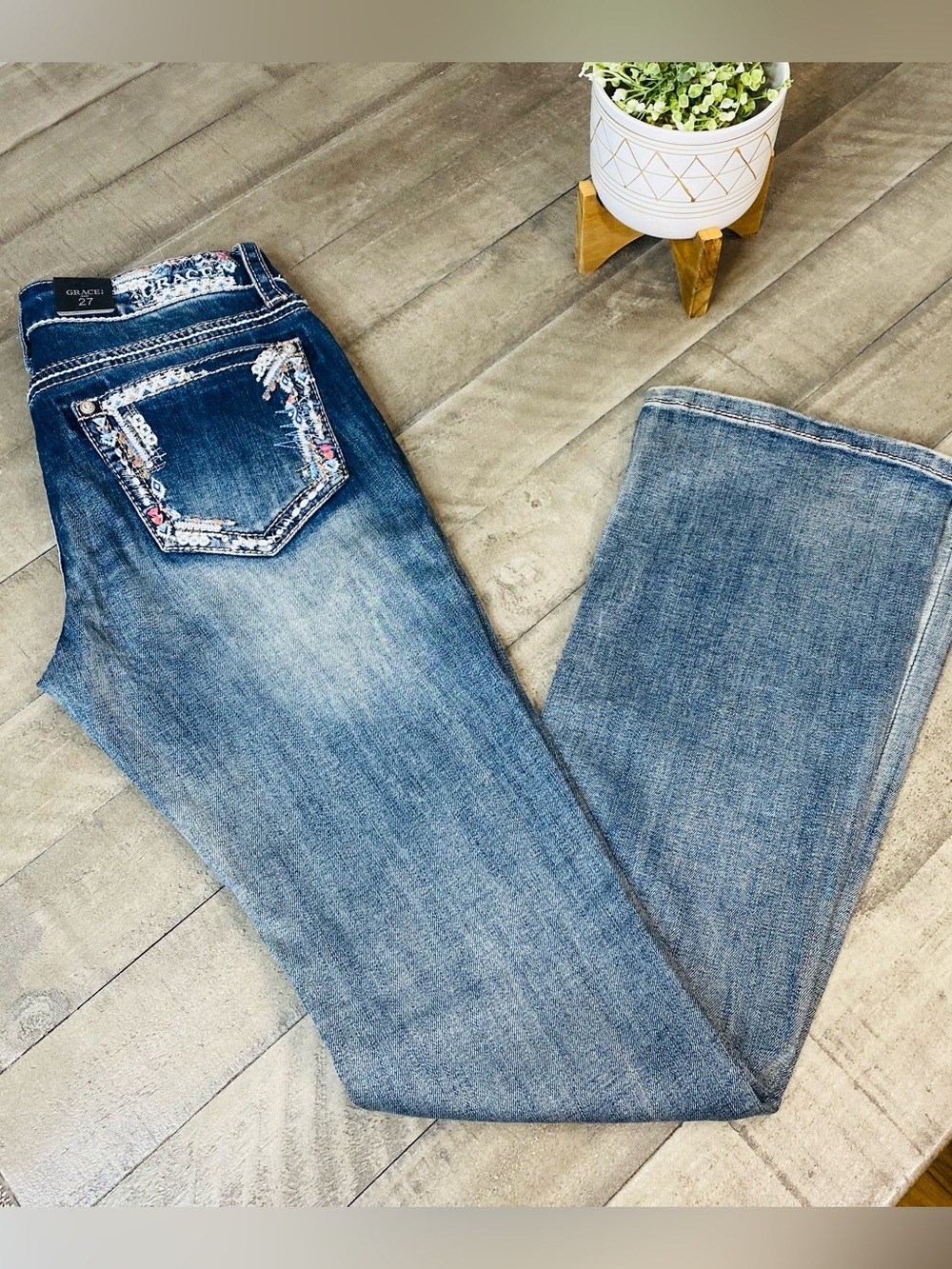 Grace in LA Bootcut Jeans Size 27 Embellished Aztec Pocket Mid Rise - Picture 2 of 10